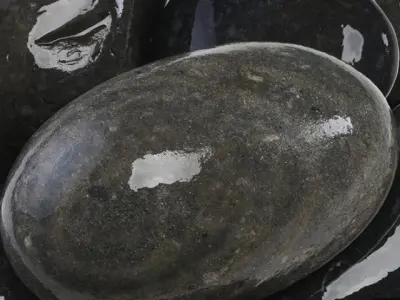 Mexican Beach Pebbles - Black (5-10 in)