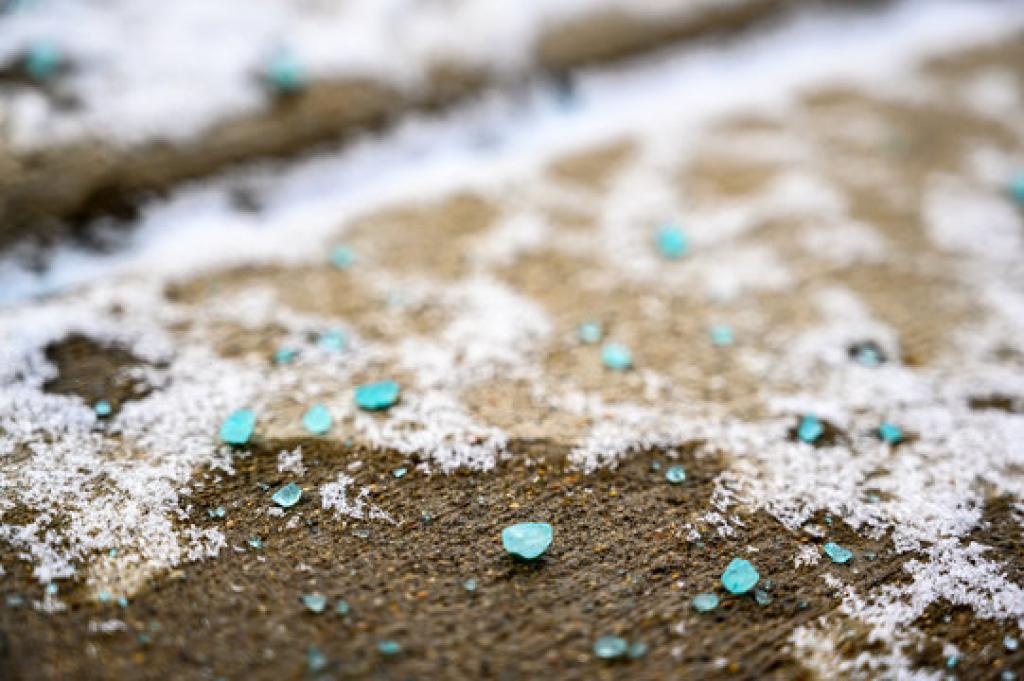 De-icing Products - Salt, Treated Salt, and Sand/Salt Hero Image